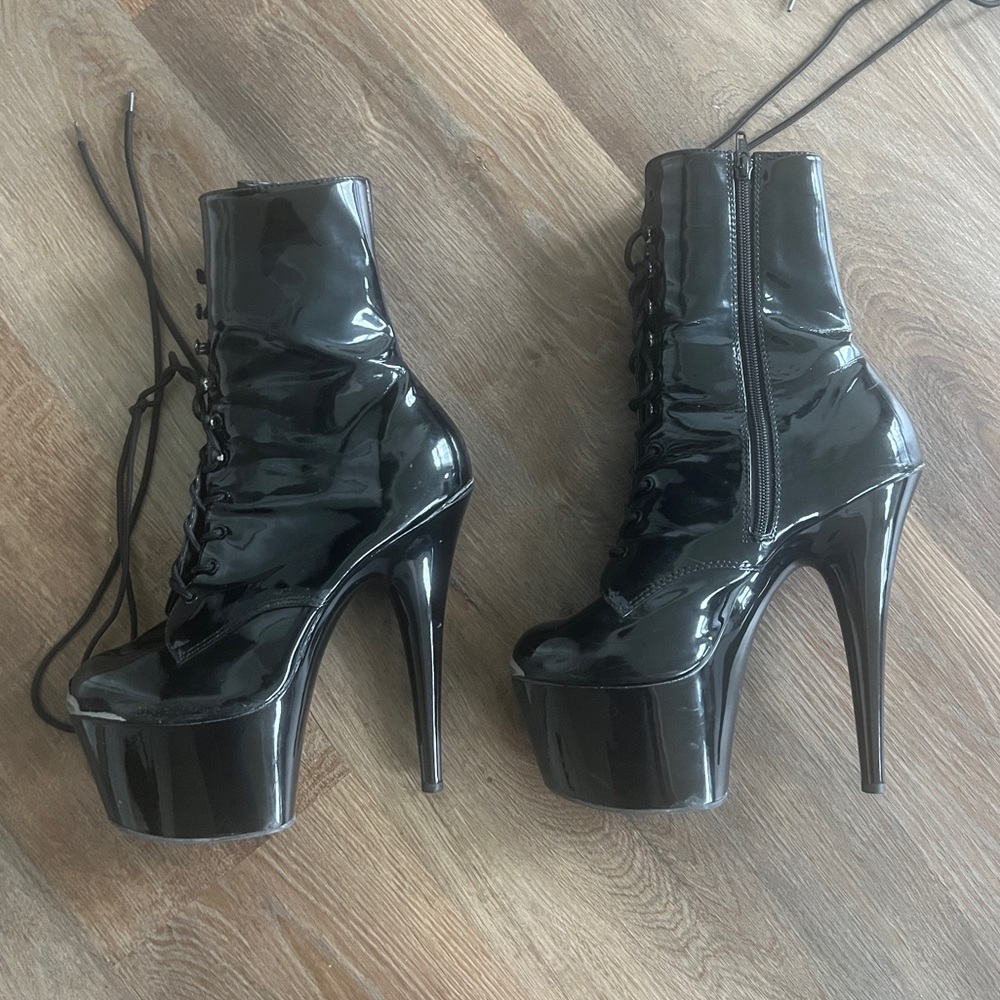 VERY used and worn Pleaser Adore 1020 7in boots
